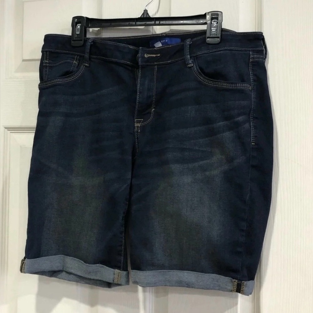 Apt 9 Women’s Bermuda Jean Shorts Size 14 Jorts Dark Wash Like New